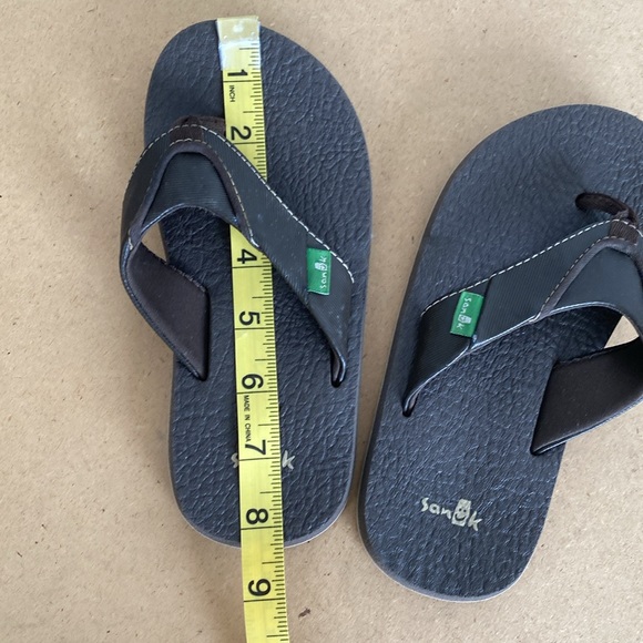 Sanuk Kids Sandals. Brown. - Picture 8 of 9